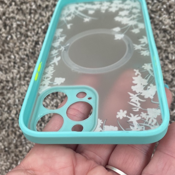 iPhone 15 plus or 15 pro max floral case with mag pack safe charging NEW - Picture 6 of 8